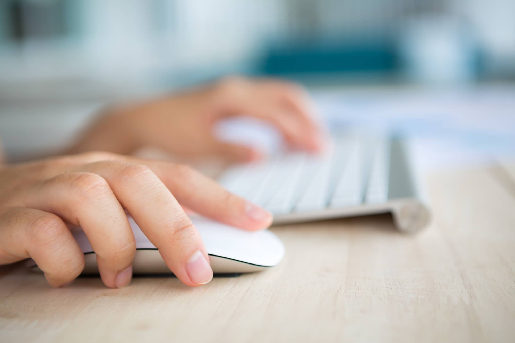 Cómo se escribe clic o click